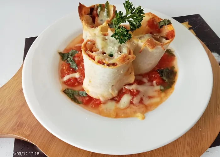 Devanora & Resto Отель *